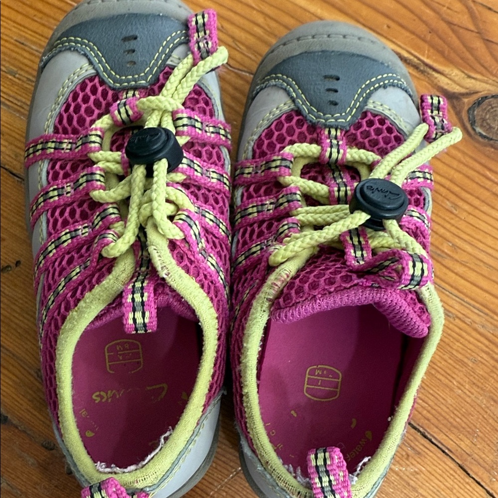 Clarks Kids' Girl Pink and Gray Sneakers Toddler Size 7.5 - Picture 4 of 10